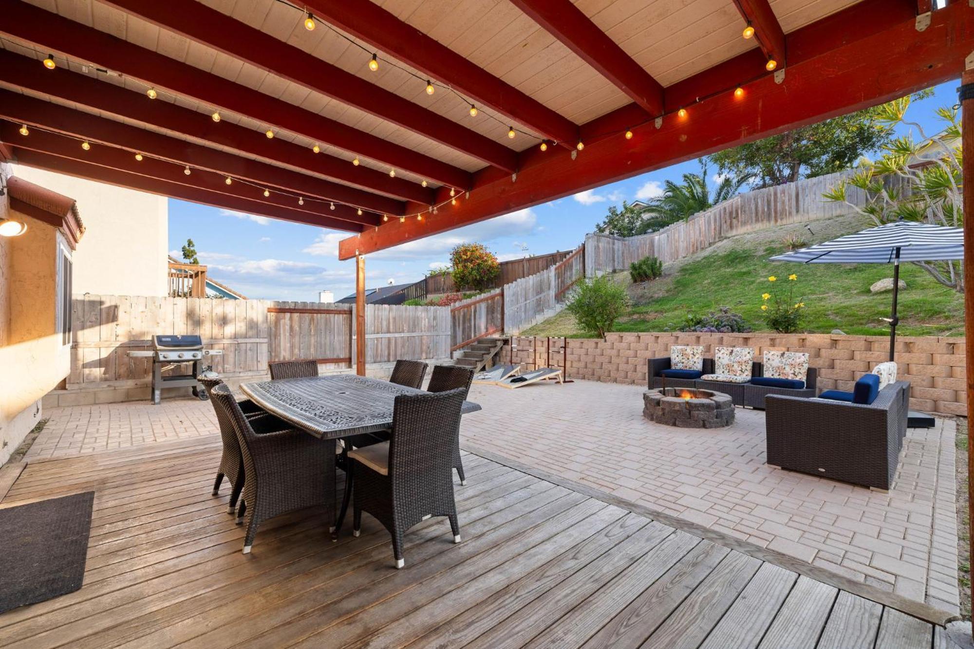 Spacious 4br Oasis With Pool Table And Villa *