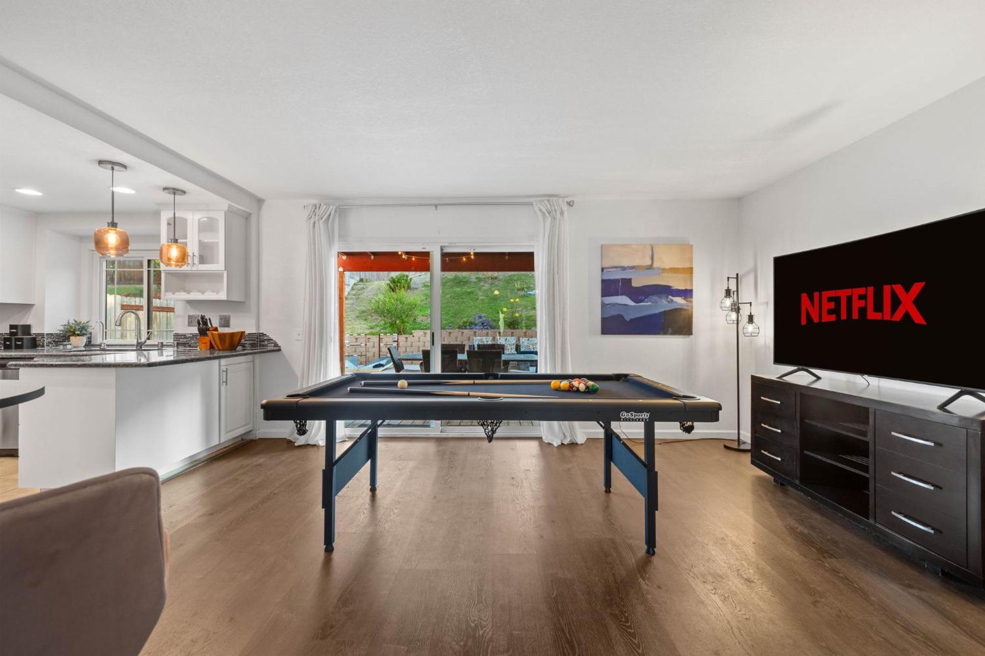 Spacious 4br Oasis With Pool Table And Villa *