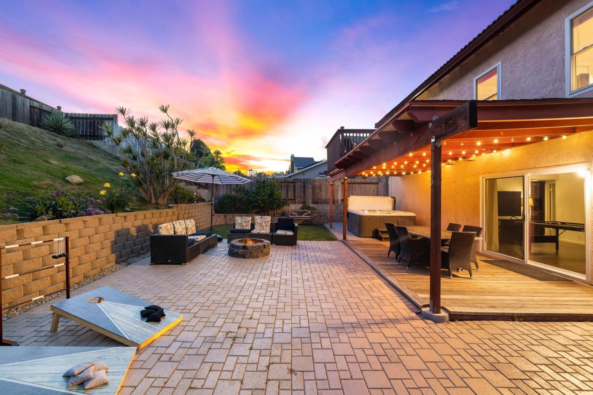 Spacious 4br Oasis With Pool Table And