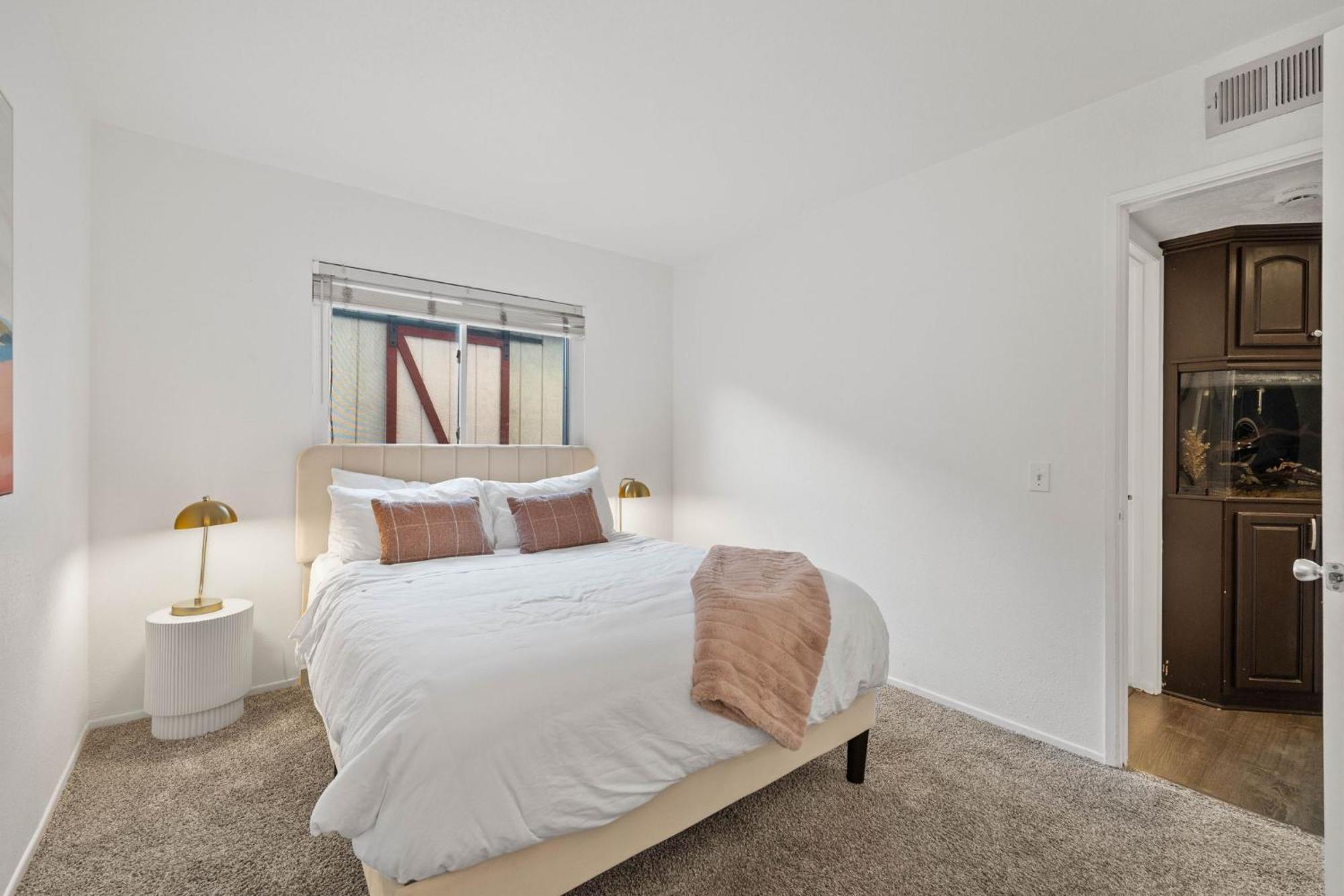 Spacious 4br Oasis With Pool Table And Villa San Diego