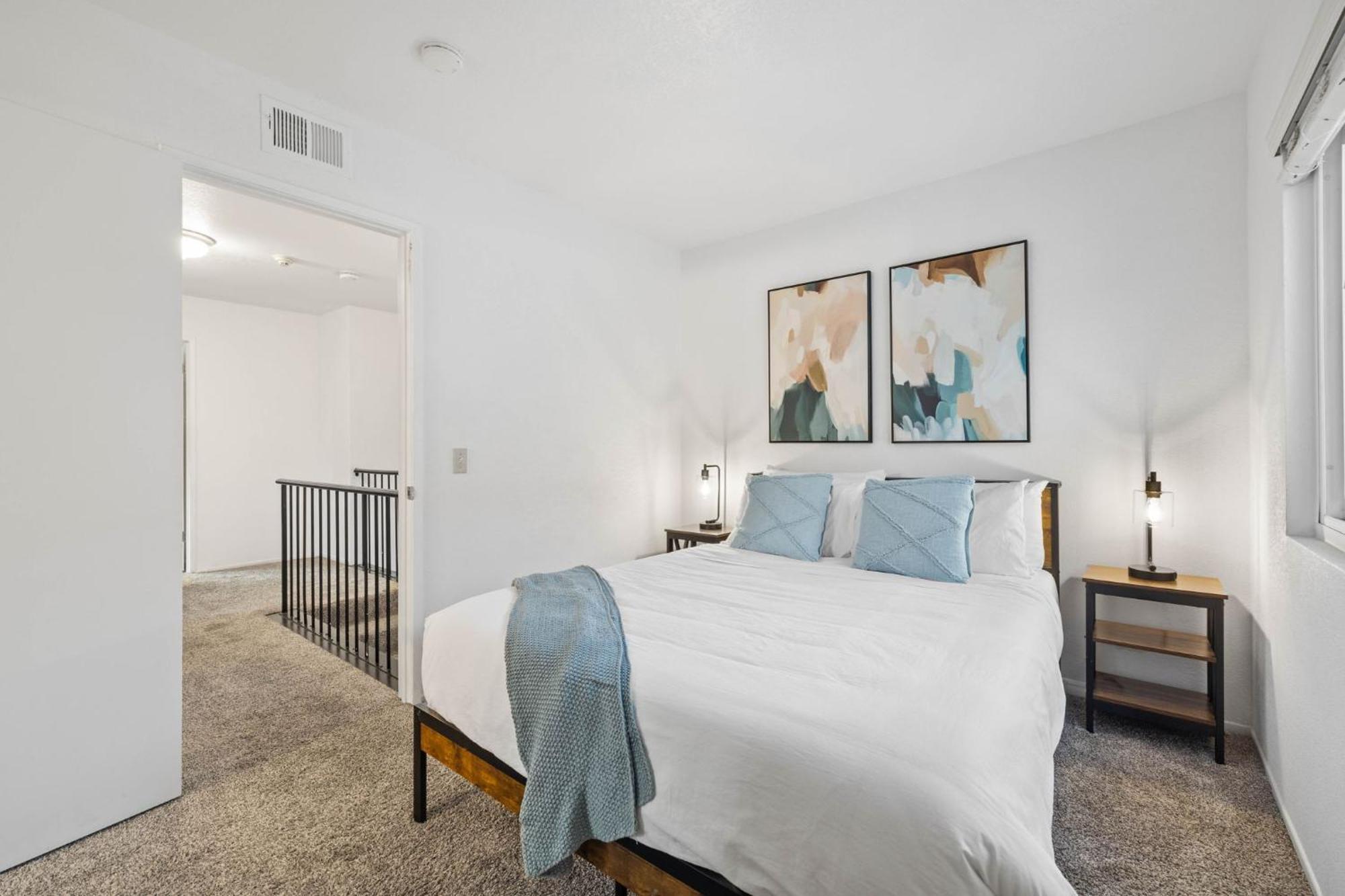 Spacious 4br Oasis With Pool Table And Villa